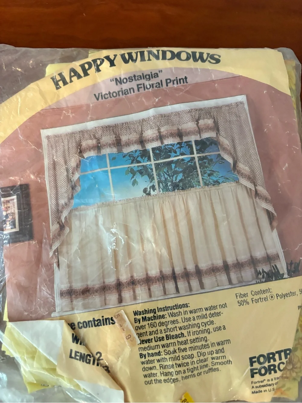 Happy windows nos vintage